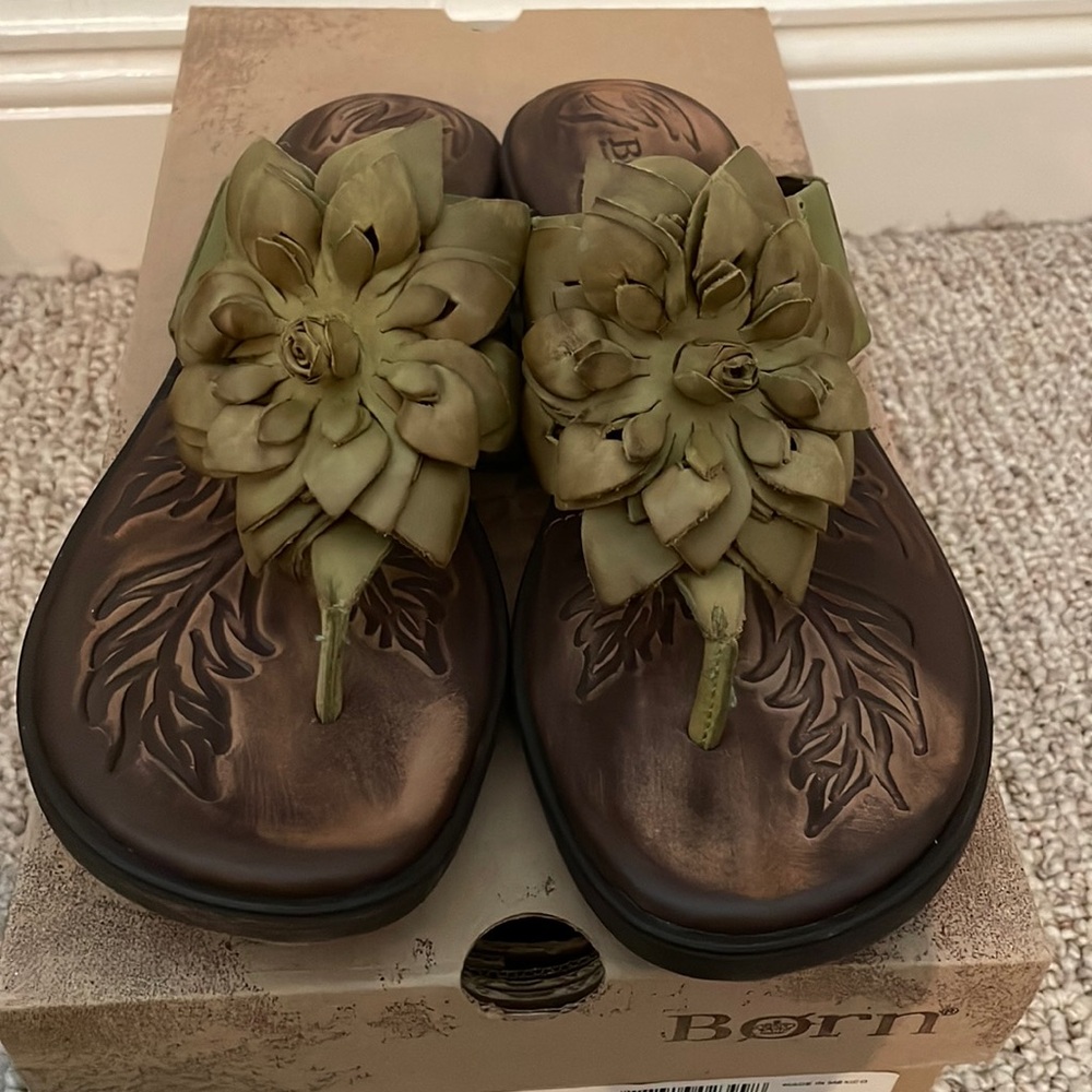 Born Astrid sandal